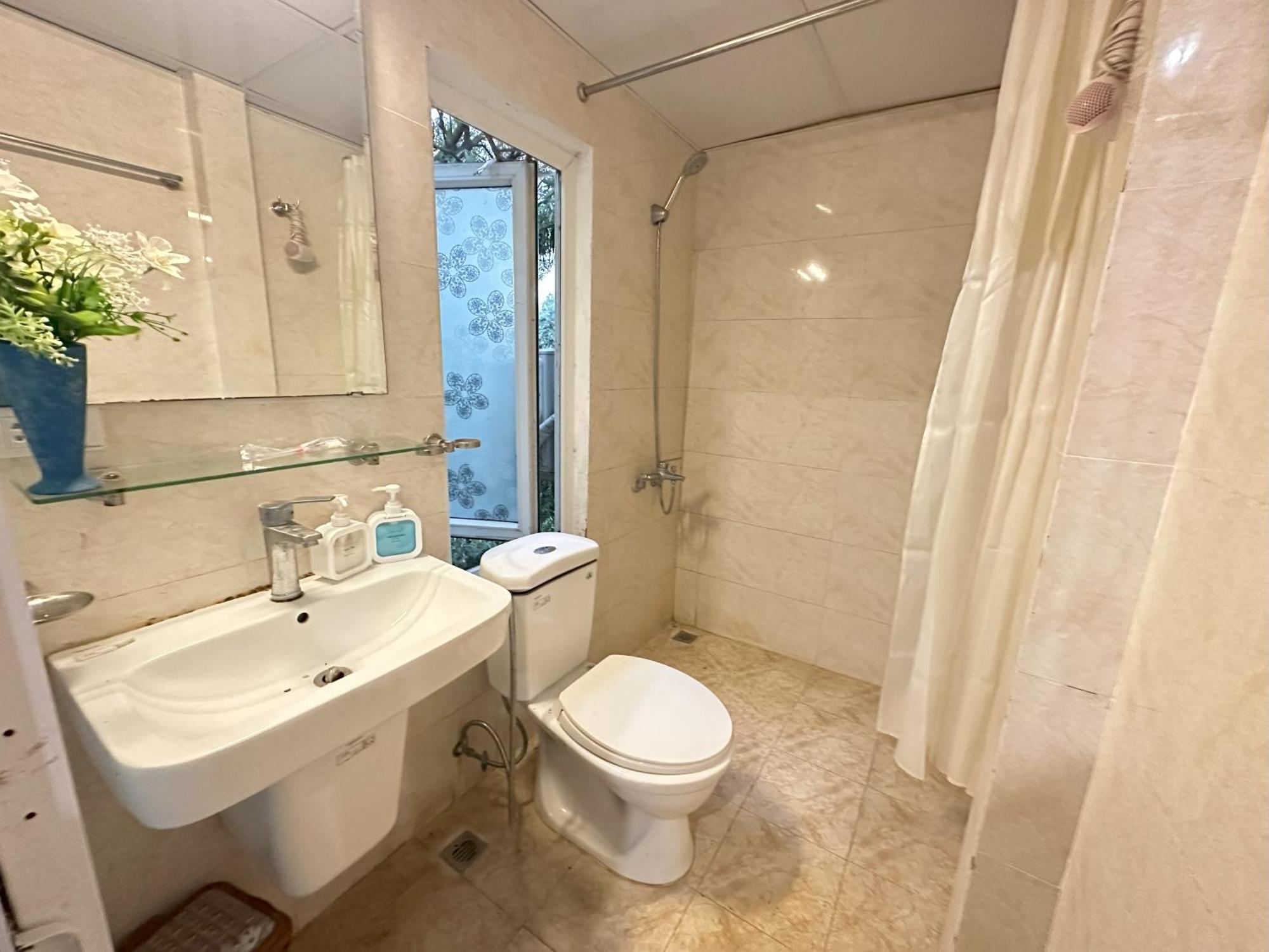 The Lakeview - West Lake Lotus Apartments Hanoï Extérieur photo